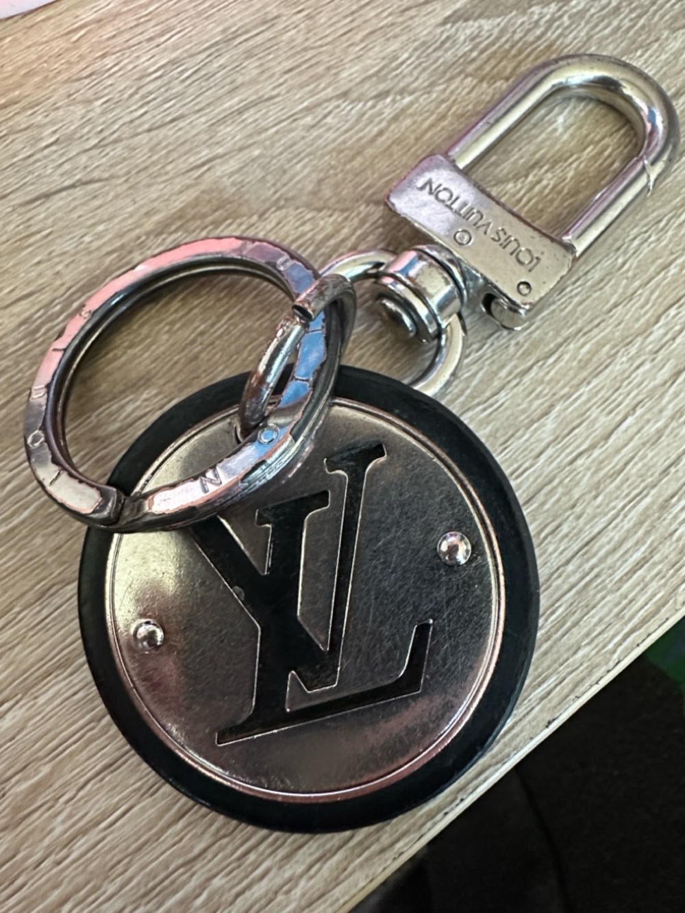 Louis Vuitton LV Cut Circle Key Holder Bag Charm Black & Silver